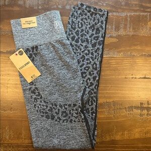 PINK Victoria's Secret Gray Leopard Print Leggings Seamless High Waist